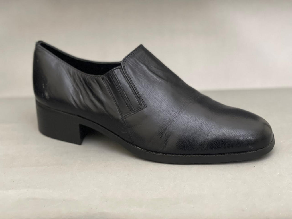 Trotters Ash Women's Slip On loafers