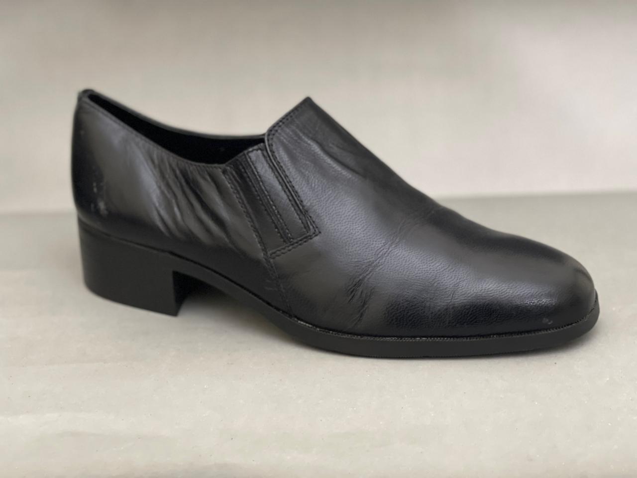 Trotters Ash Women's Slip On loafers