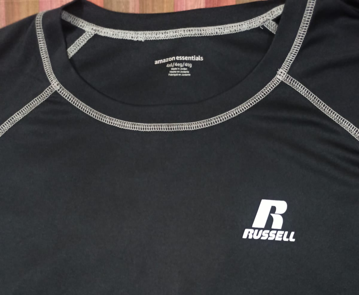Russell Athletic crewneck shirt features